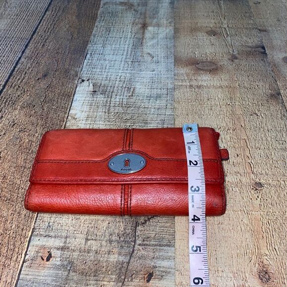 Fossil Wallet Red Leather Maddox Flap Snap Credit Card Tri Fold - Picture 7 of 7